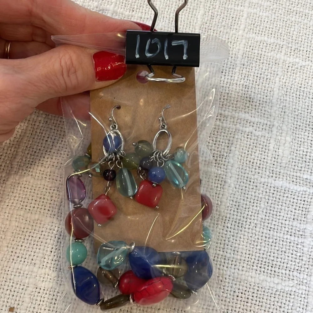 Matching colorful set dangle drop natural stone acrylic bead cluster earrings
